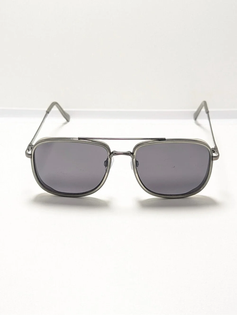 Vince Camuto DNVCM1117-R  Classic Gray UV Aviator Men's Fashion Sunglasses